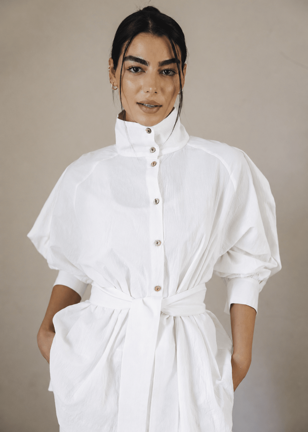Standout Top White - AB ESSENTIALS