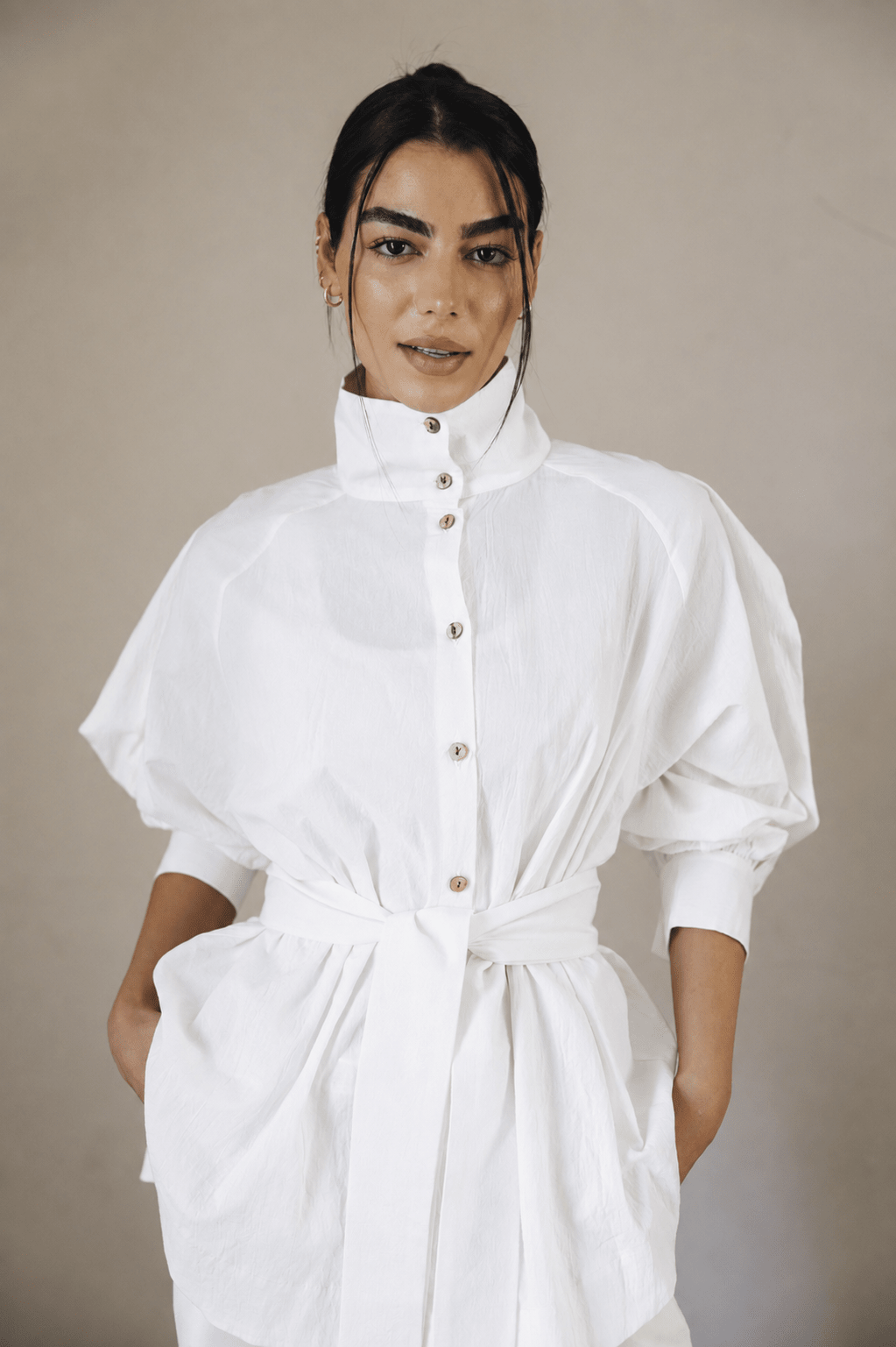 Standout Top White - AB ESSENTIALS