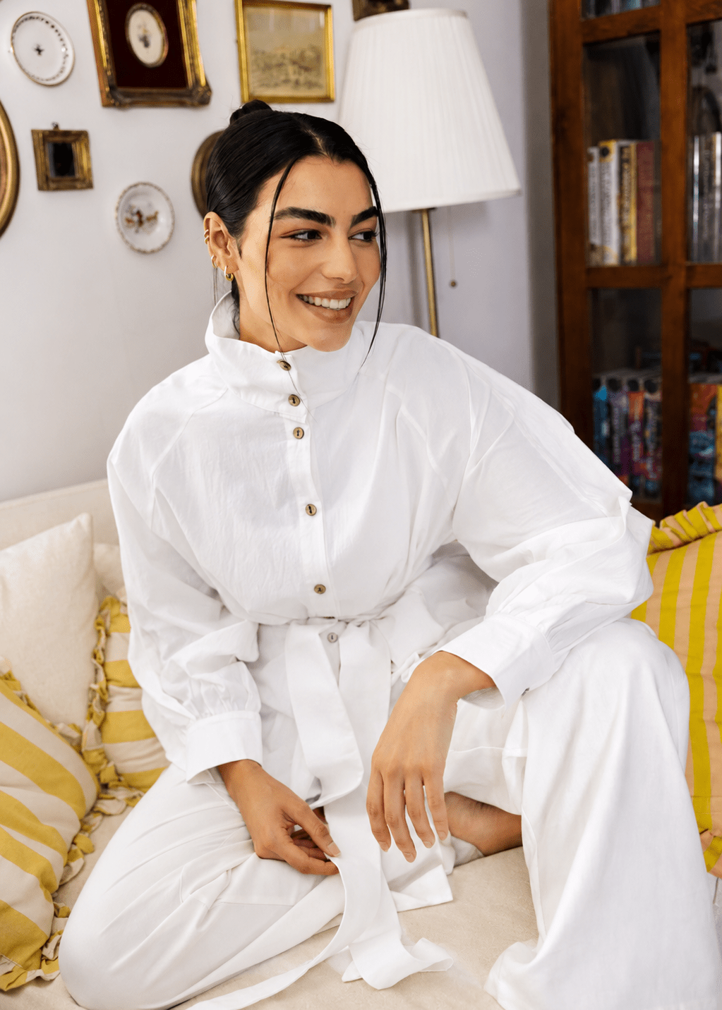 Standout Top White - AB ESSENTIALS