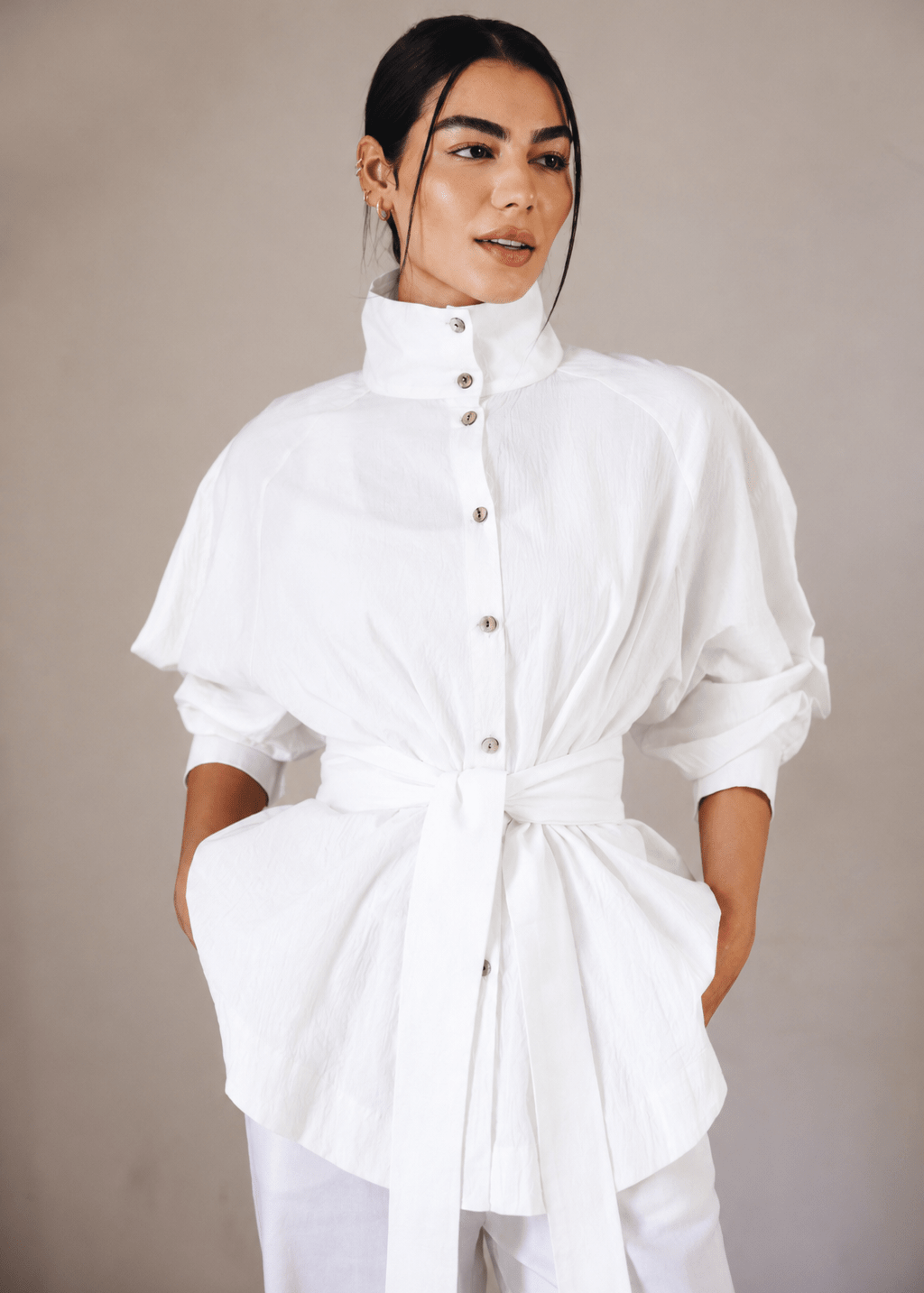 Standout Top White - AB ESSENTIALS