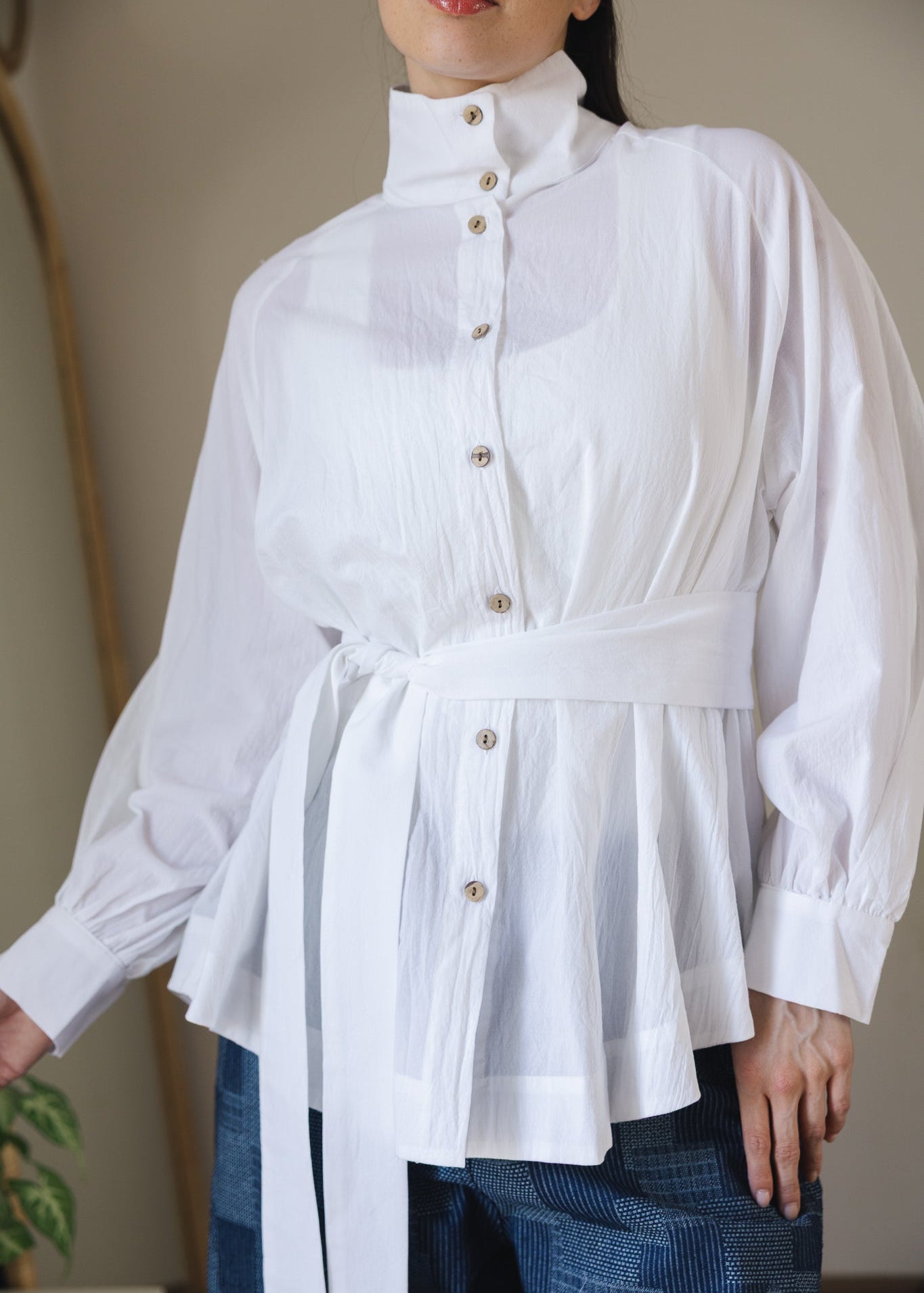 Standout Top White - AB ESSENTIALS