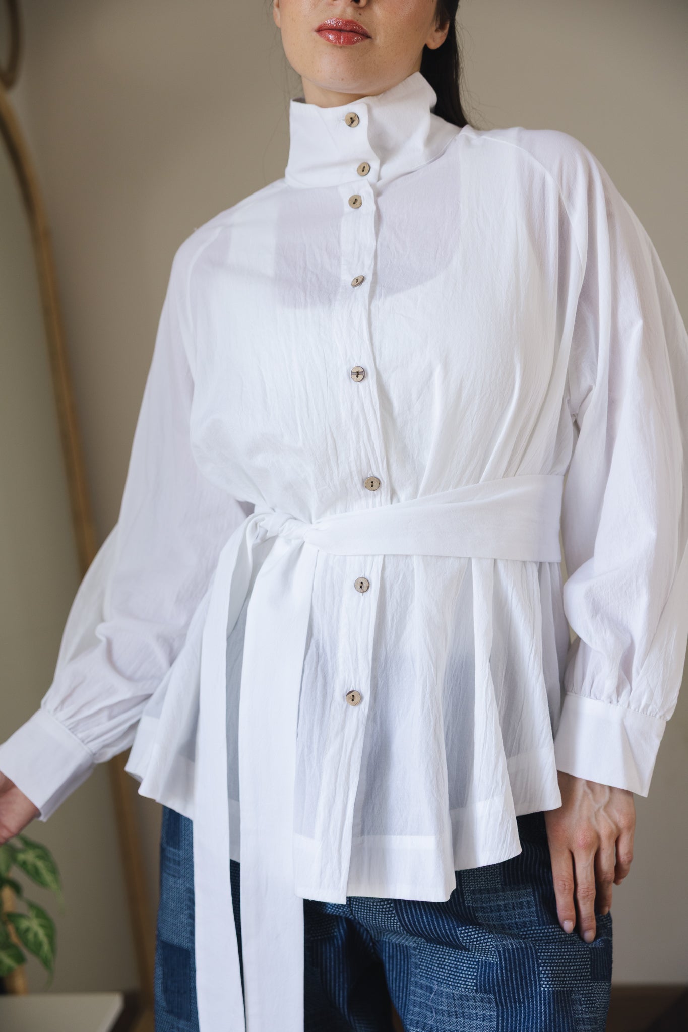 Standout Top White - AB ESSENTIALS