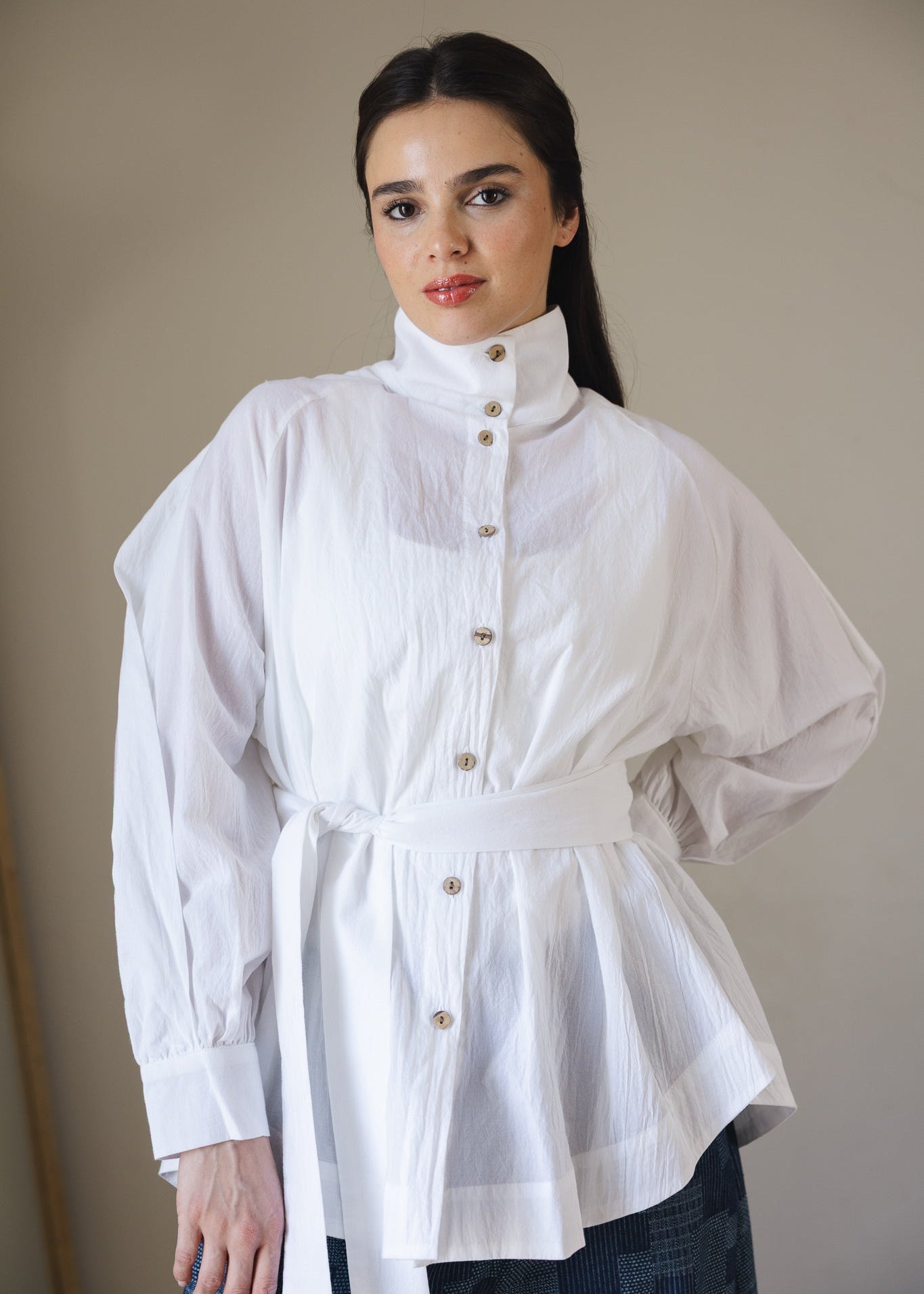 Standout Top White - AB ESSENTIALS