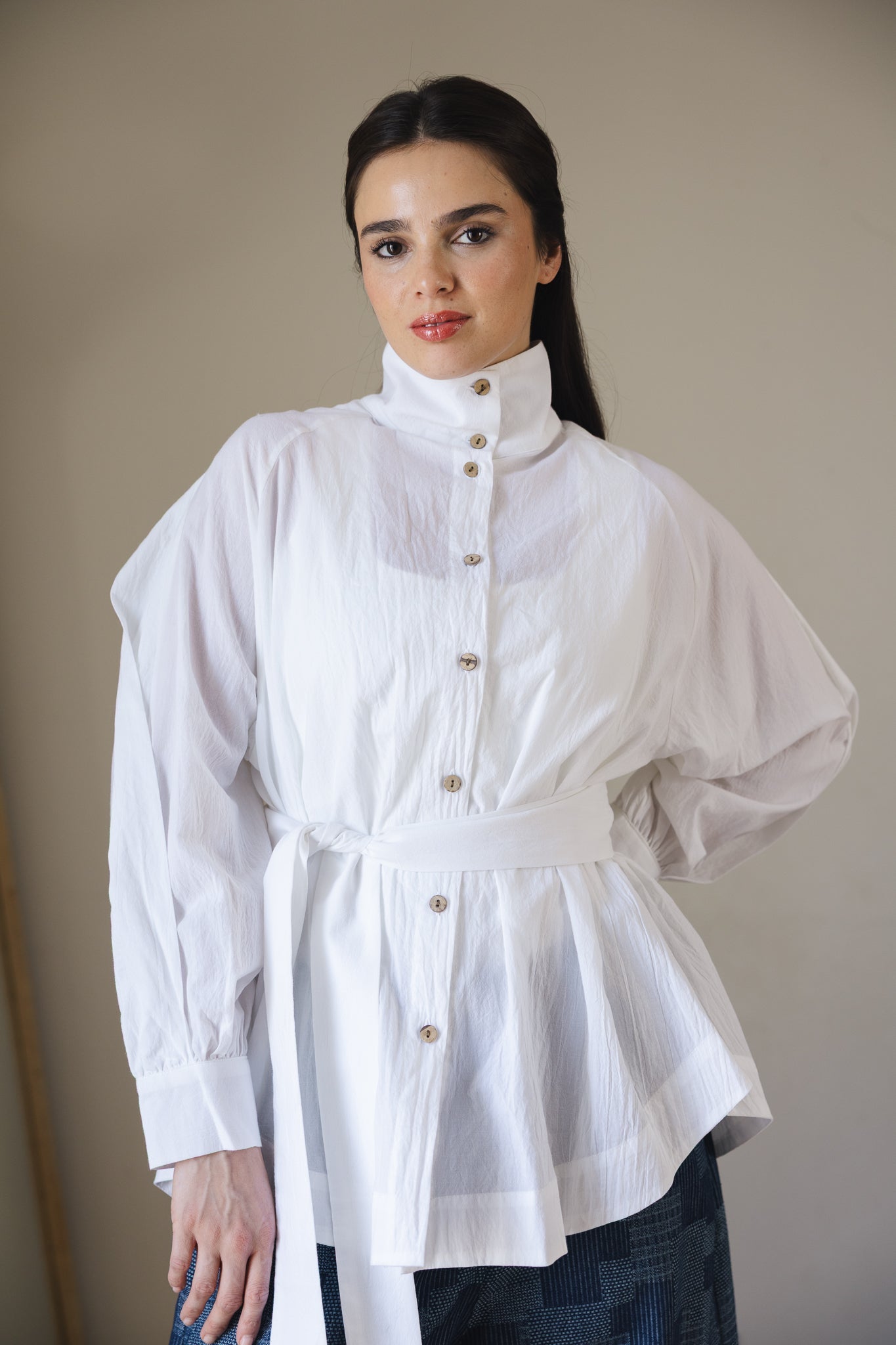 Standout Top White - AB ESSENTIALS