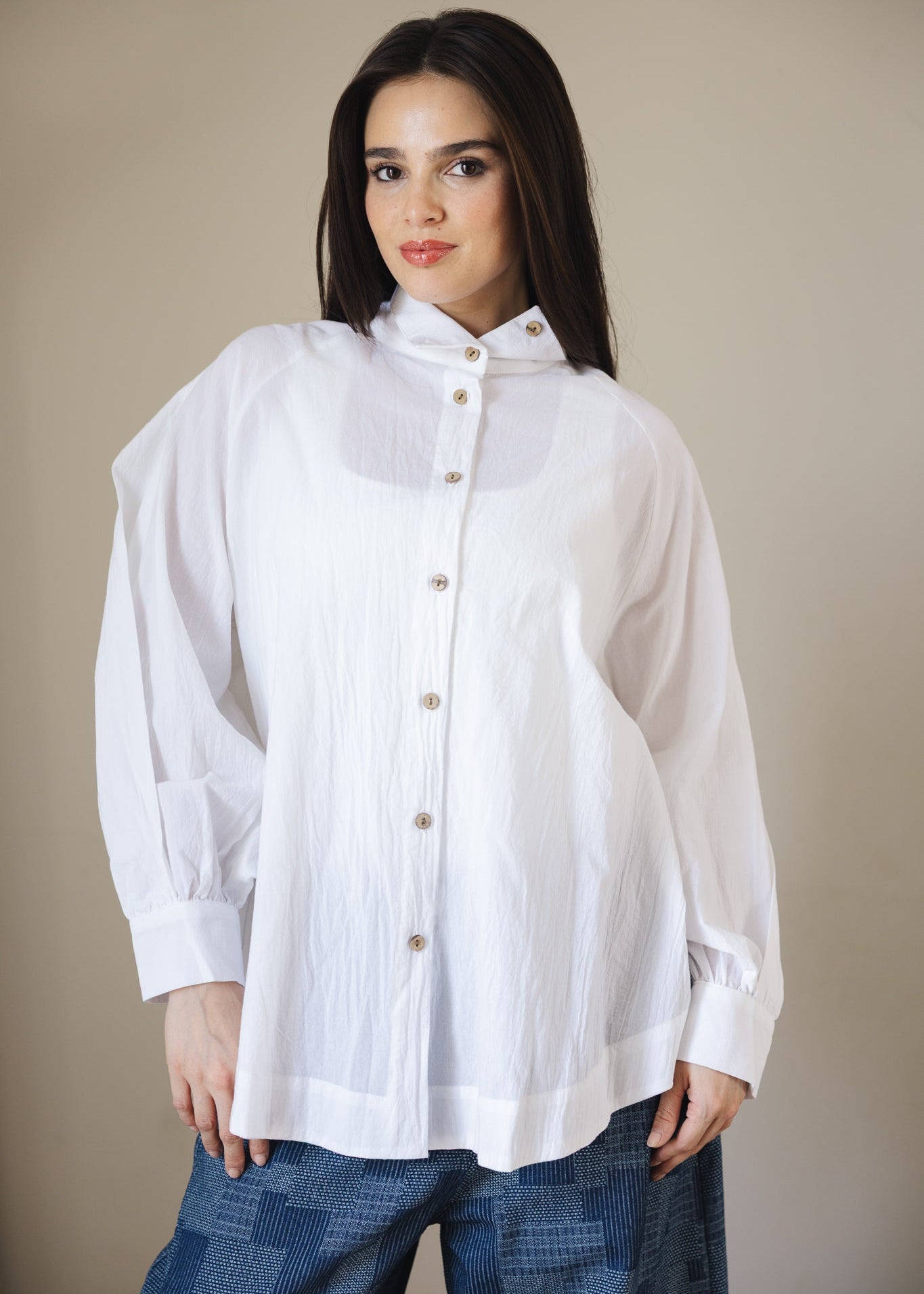 Standout Top White - AB ESSENTIALS