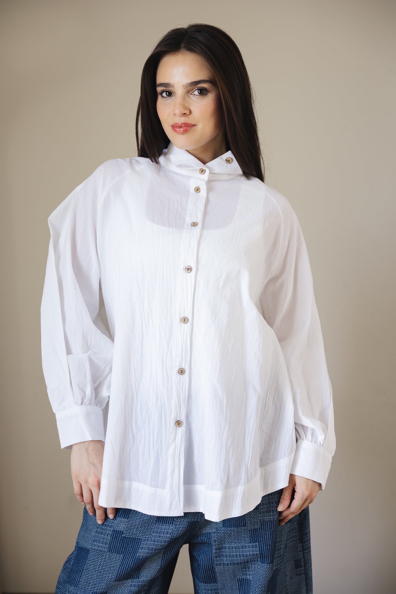 Standout Top White - AB ESSENTIALS