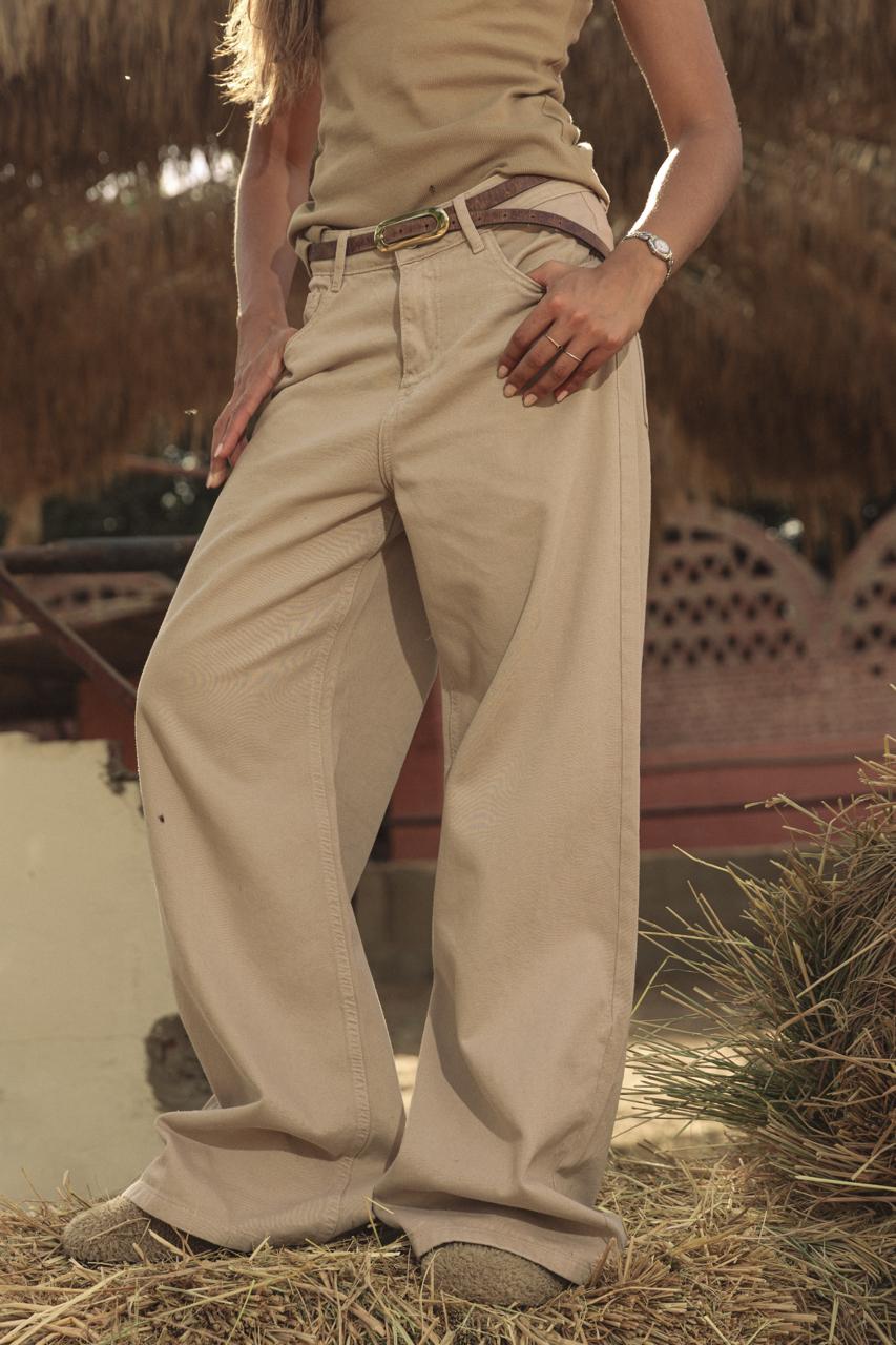 Straight Leg Jeans Beige - AB ESSENTIALS