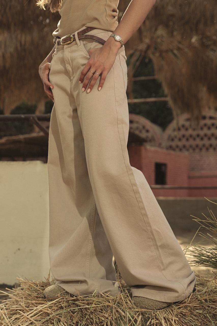 Straight Leg Jeans Beige - AB ESSENTIALS