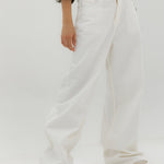 Straight Leg Jeans Off White - AB ESSENTIALS