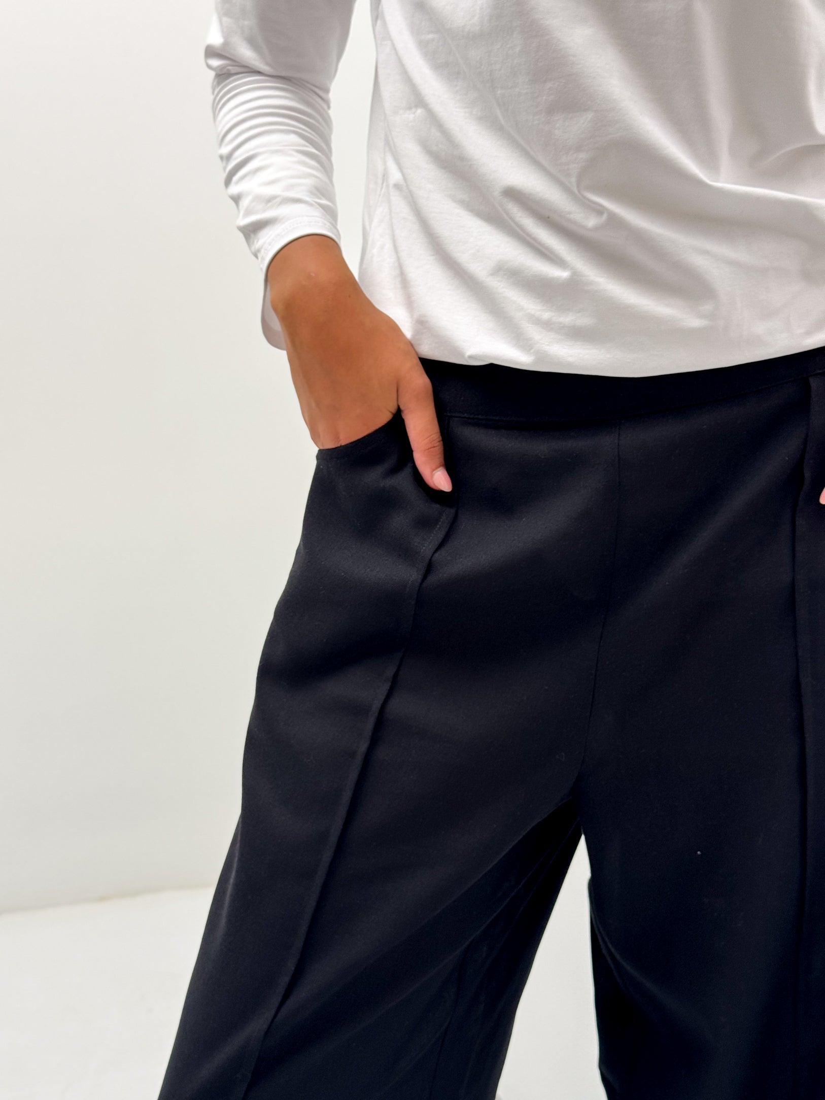 Sway Pants Black - AB ESSENTIALS