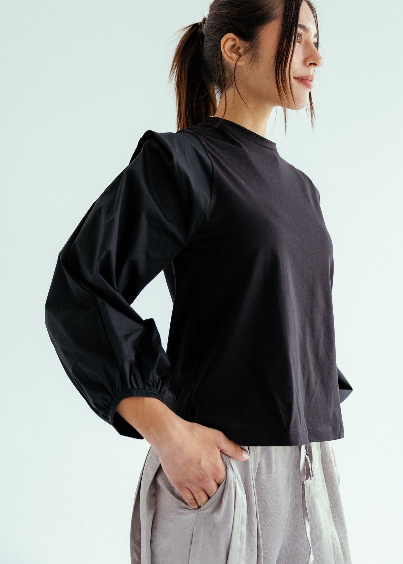 Unlike Top Black - AB ESSENTIALS