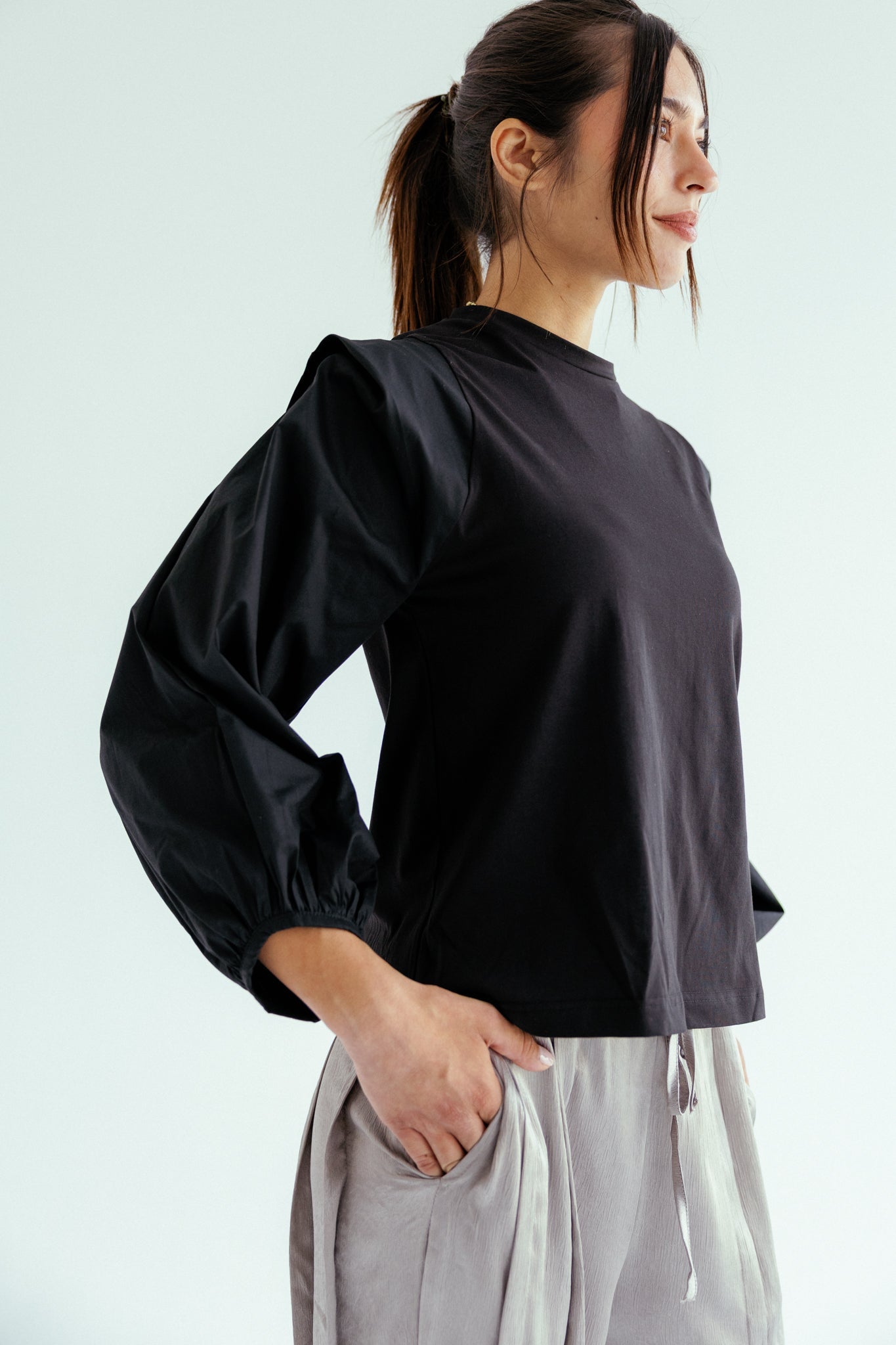 Unlike Top Black - AB ESSENTIALS