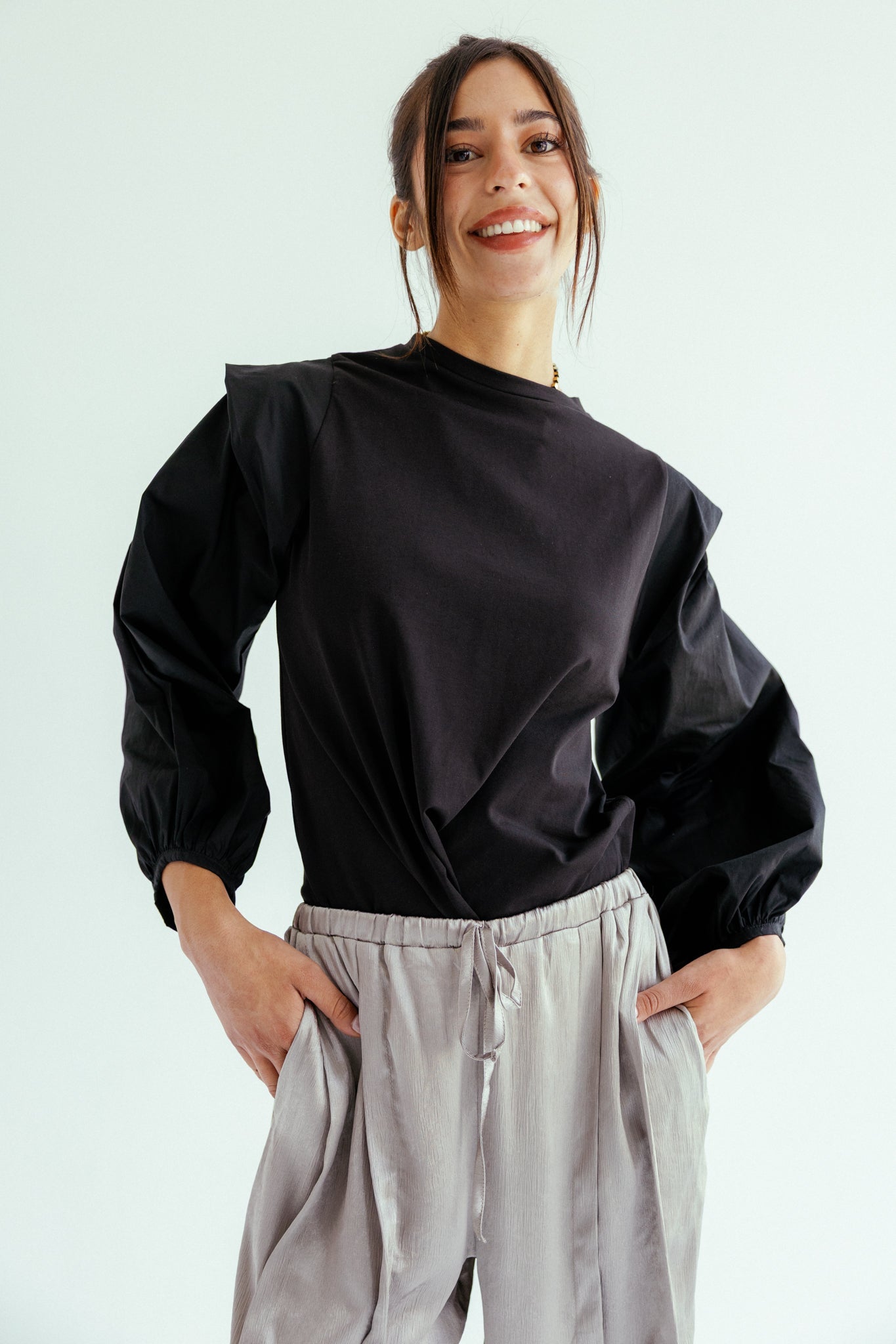Unlike Top Black - AB ESSENTIALS