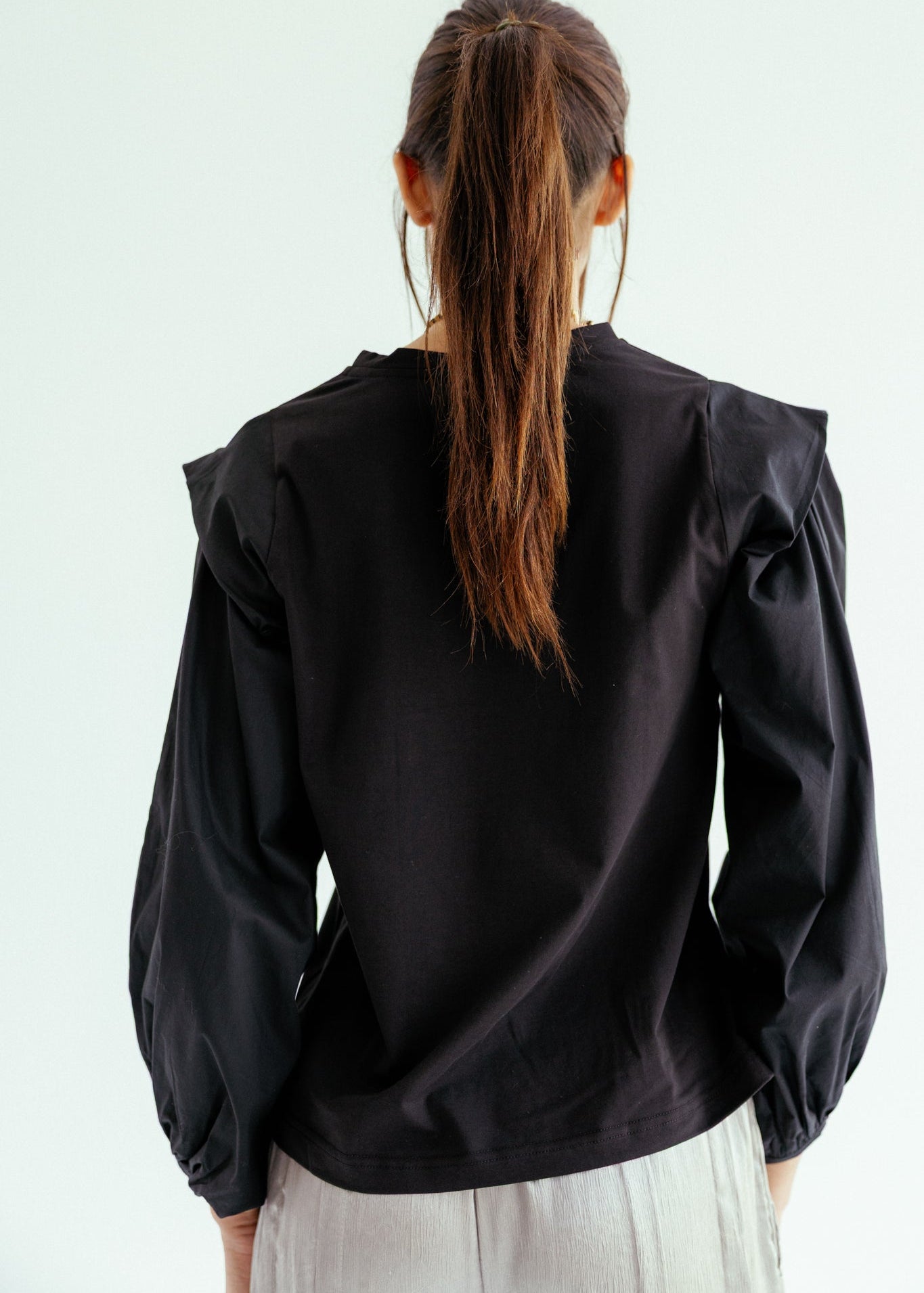 Unlike Top Black - AB ESSENTIALS