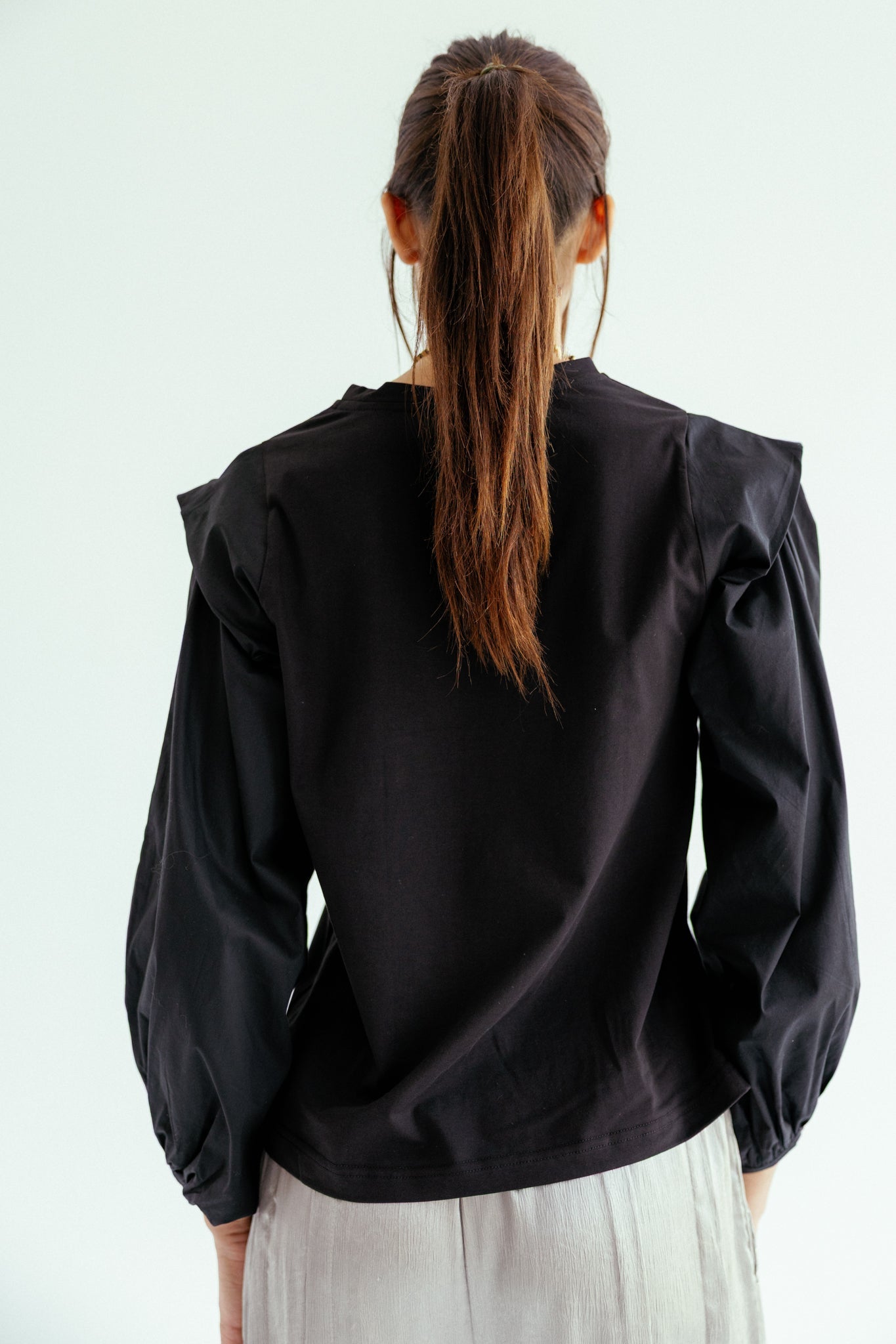 Unlike Top Black - AB ESSENTIALS