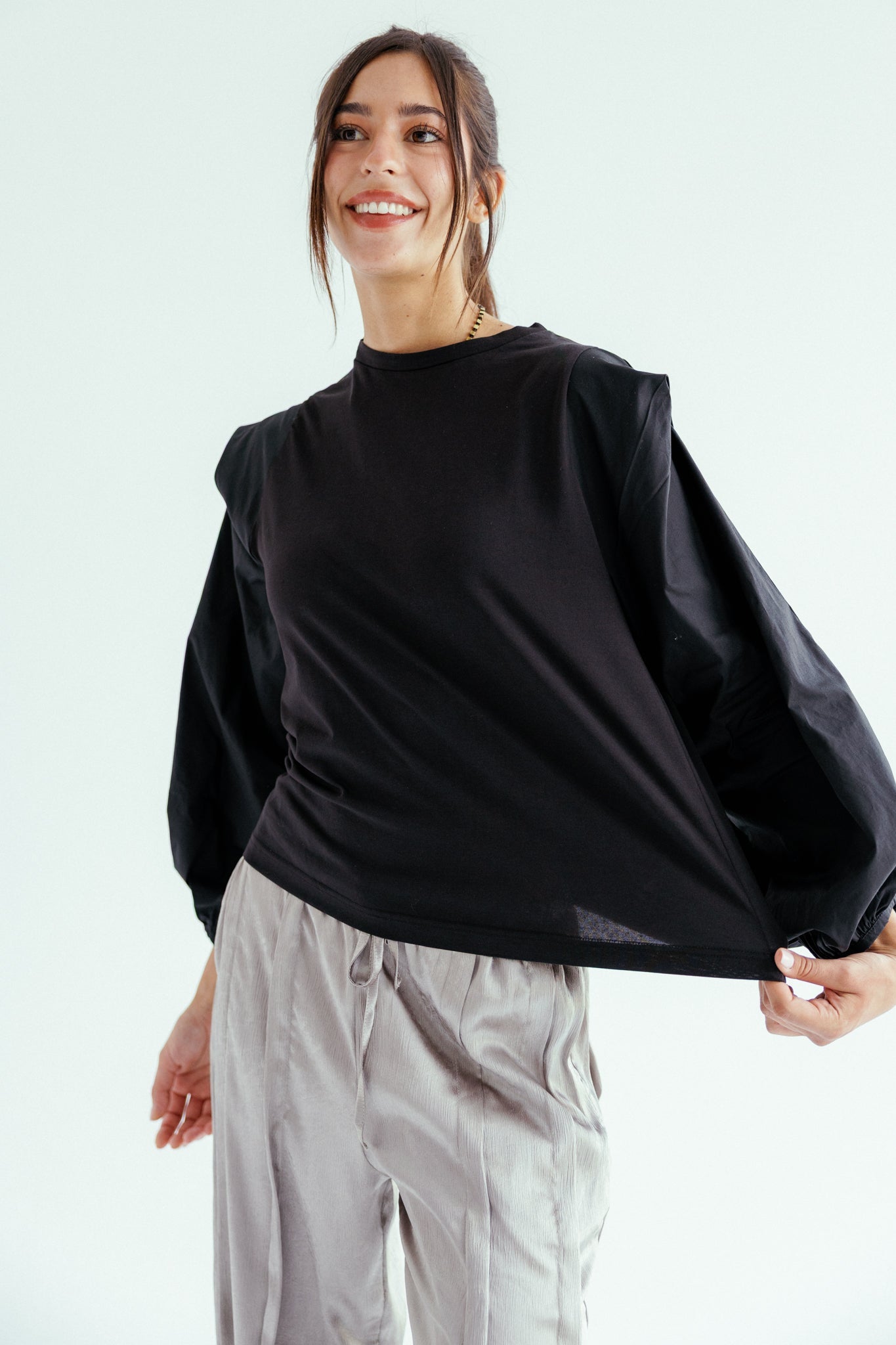 Unlike Top Black - AB ESSENTIALS