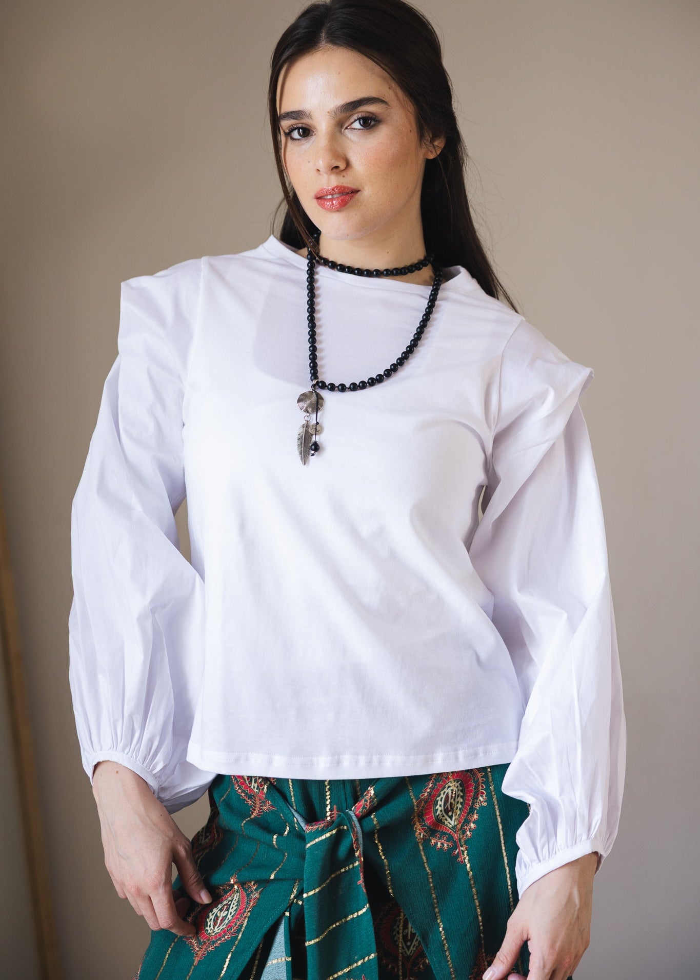 Unlike Top White - AB ESSENTIALS