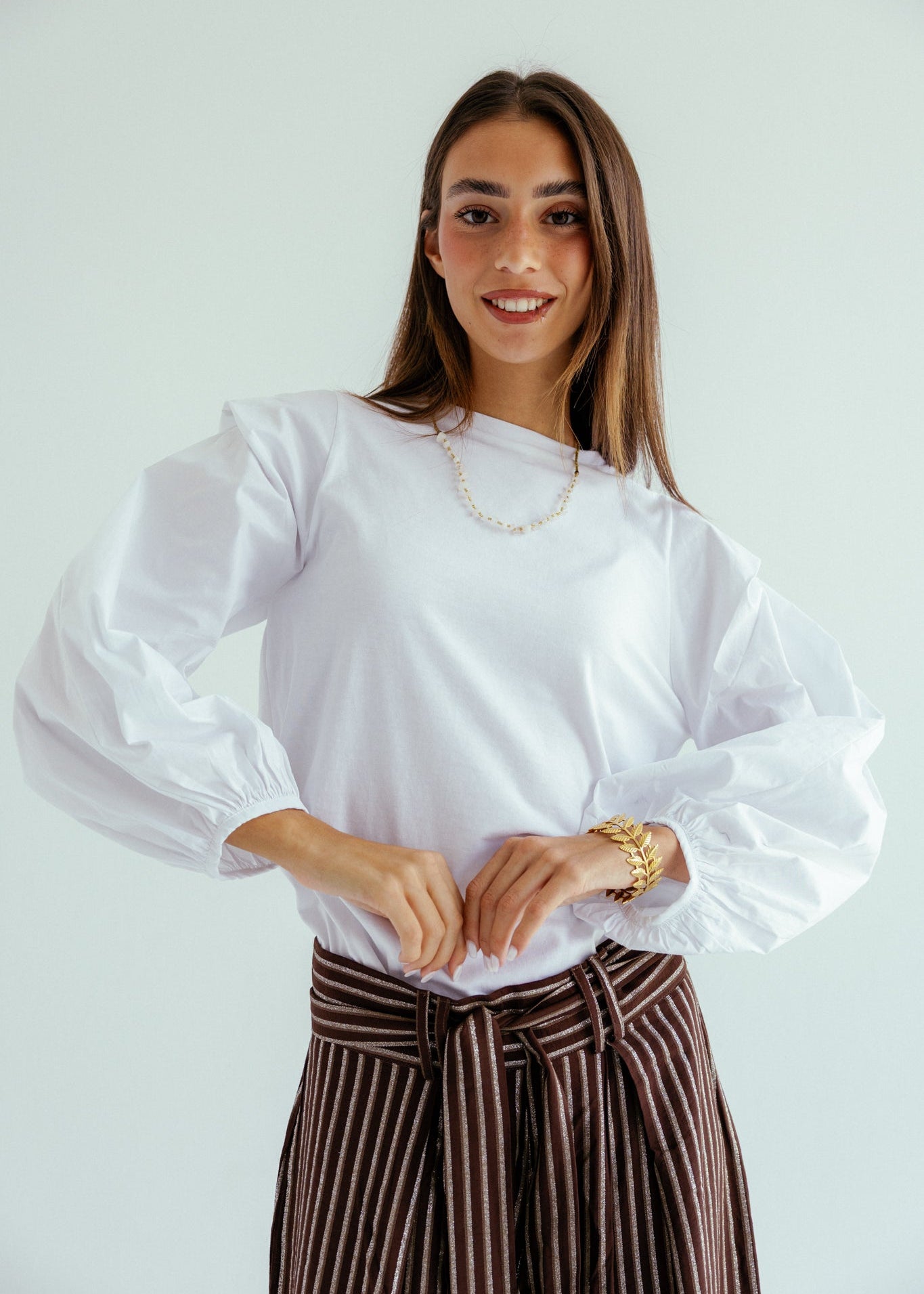 Unlike Top White - AB ESSENTIALS