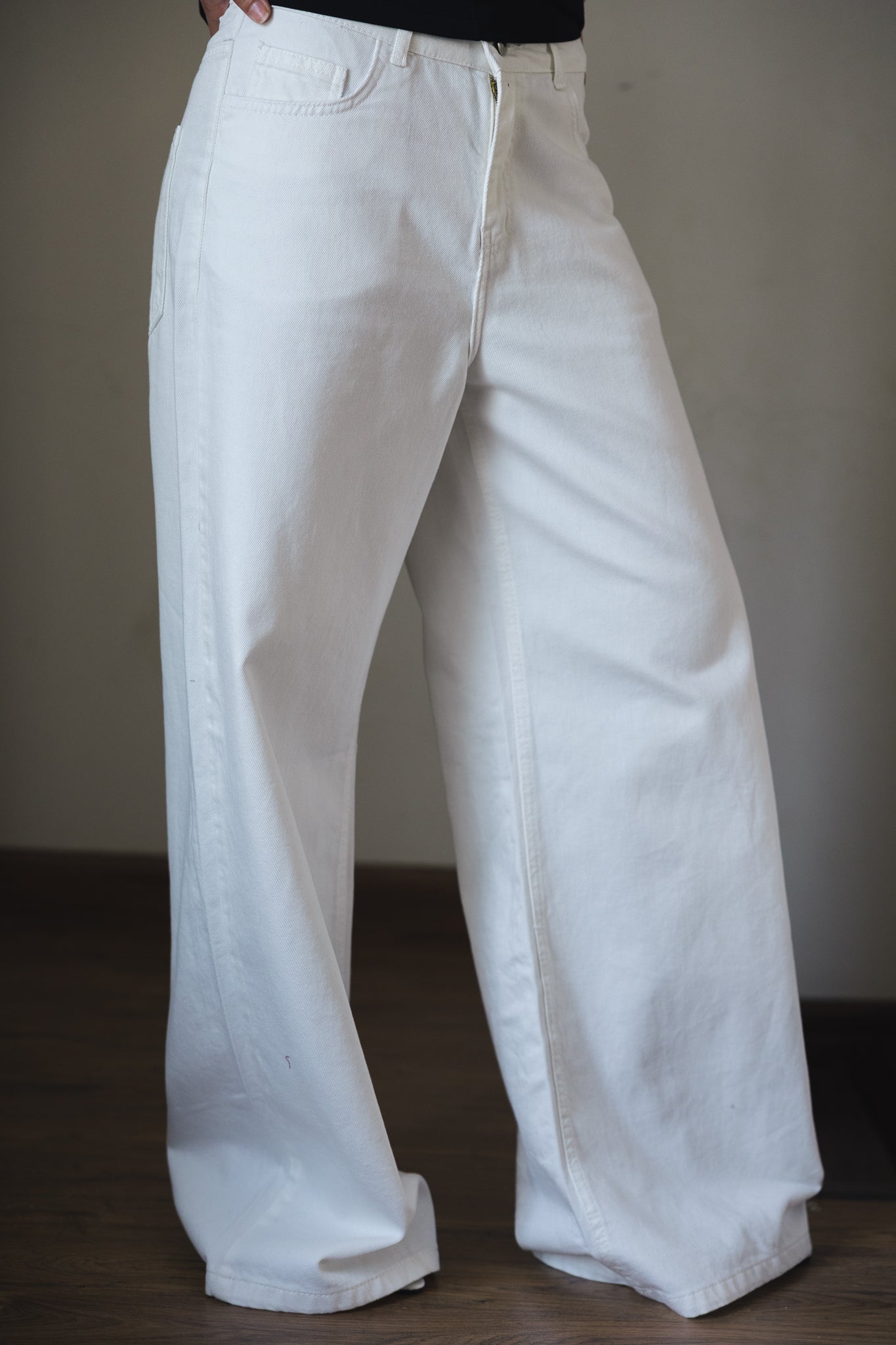 White Denim Pants - AB ESSENTIALS