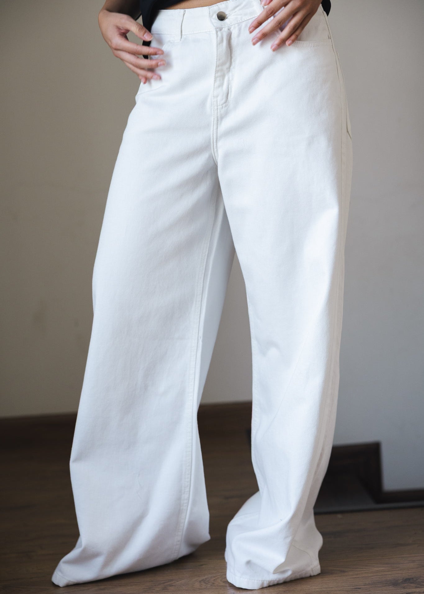 White Denim Pants - AB ESSENTIALS