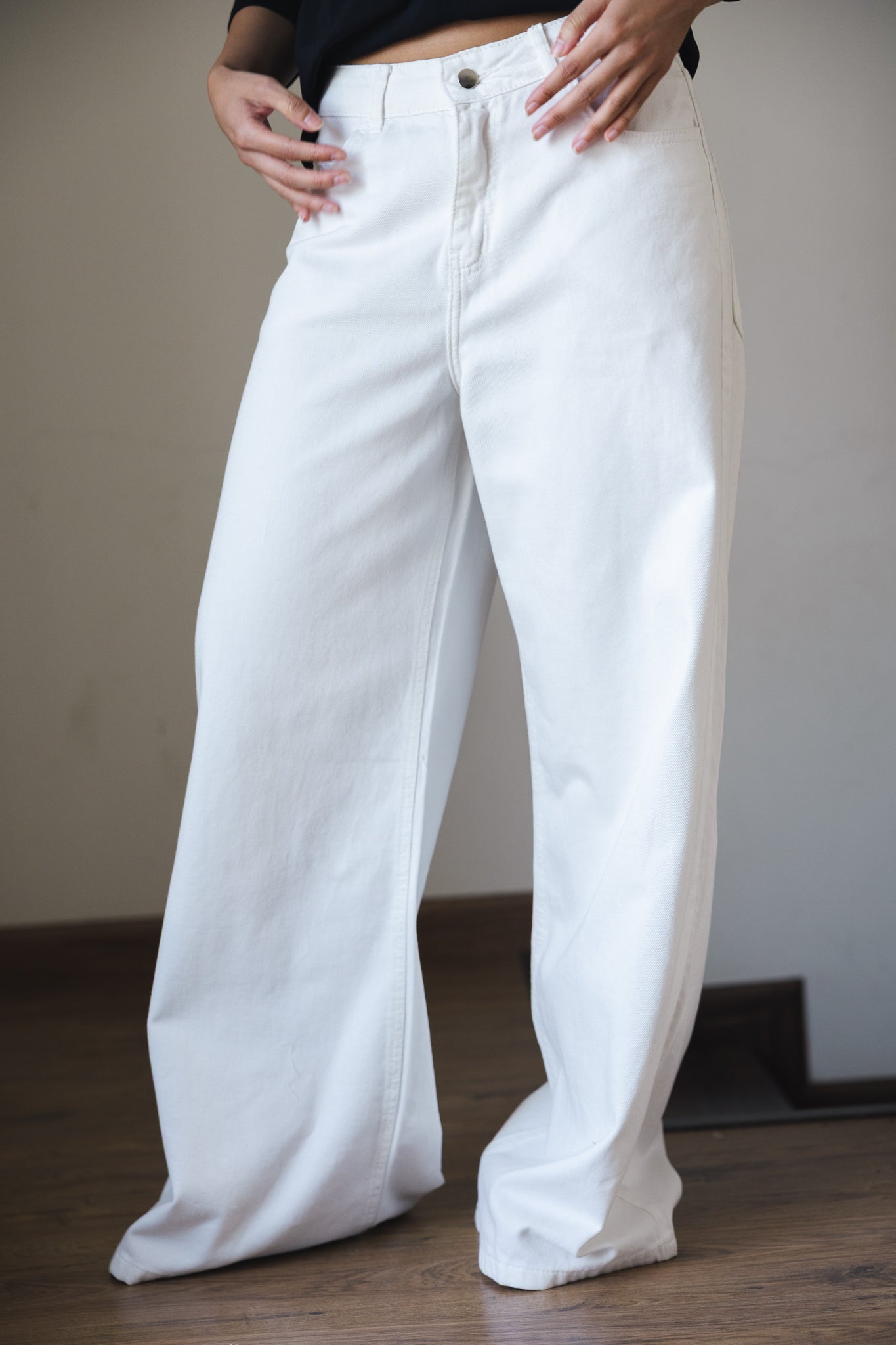 White Denim Pants - AB ESSENTIALS