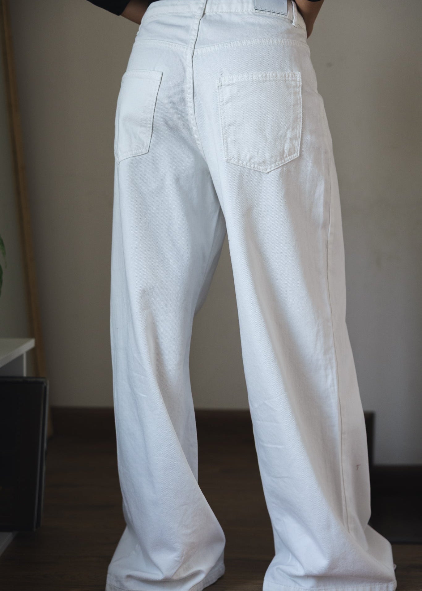 White Denim Pants - AB ESSENTIALS