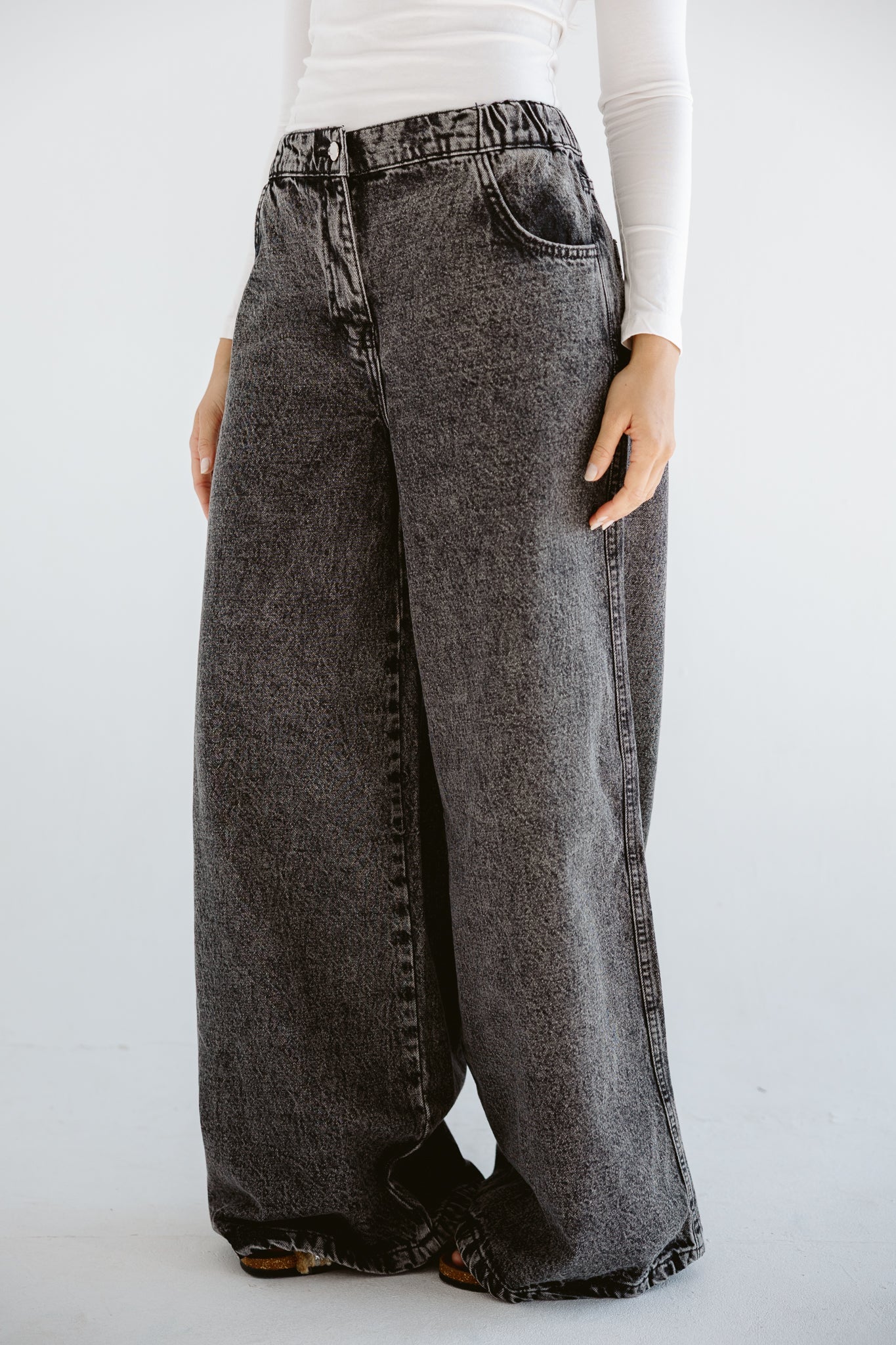 Wide Legs Jeans Pants Black - AB ESSENTIALS